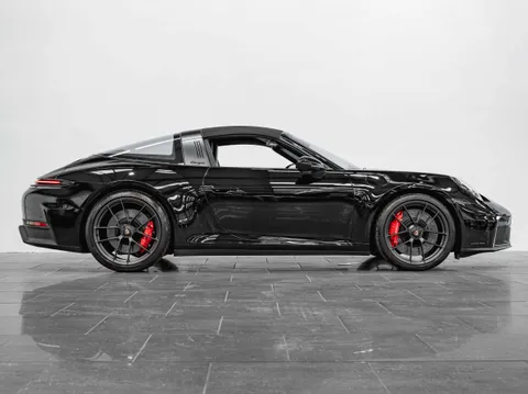 Porsche 911 Targa 4 GTS (992.2) 3