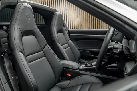 Porsche 911 Targa 4S — photo 2 of 48