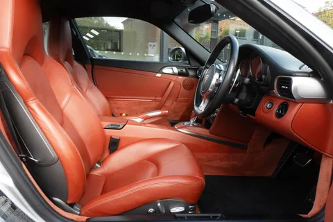 Porsche 911 Turbo 2