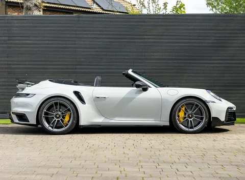 Porsche 911 Turbo S Cabriolet — photo 4 of 53