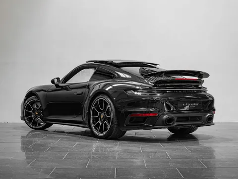 Porsche 911 Turbo S — photo 2 of 11