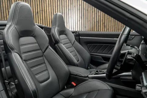 Porsche 911 Turbo S — photo 2 of 48