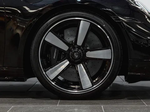 Porsche 911 Turbo S Cabriolet — photo 4 of 9