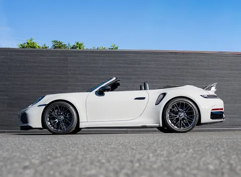 Porsche 911 Turbo S Cabriolet 3