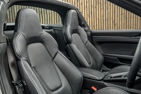 Porsche 911 Carrera 4 GTS Targa — photo 2 of 46