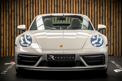 Porsche 911 Carrera 4 GTS Targa — photo 5 of 46