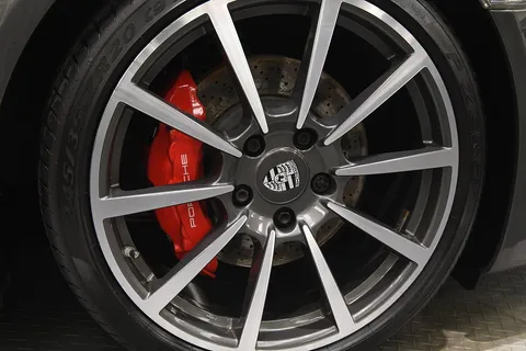 Porsche 911 Carrera S 2