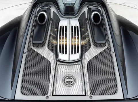 Porsche 918 Spyder — photo 2 of 32