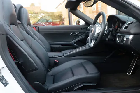 Porsche Boxster — photo 2 of 31