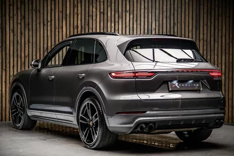 Porsche Cayenne — photo 3 of 39