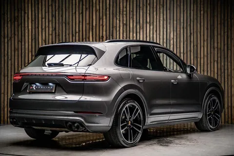 Porsche Cayenne — photo 4 of 39