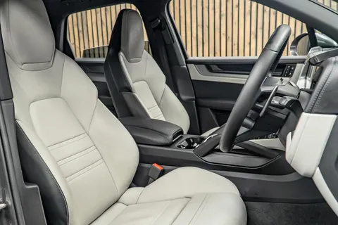 Porsche Cayenne S 2