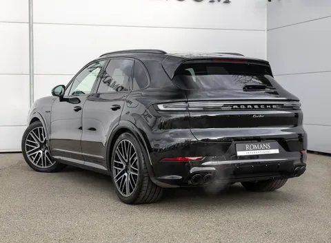 Porsche Cayenne Turbo E-Hybrid — photo 5 of 48