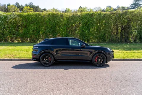 Porsche Cayenne Coupe GTS — photo 2 of 13