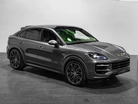 Porsche Cayenne Coupe V6 E-Hybrid — photo 5 of 12
