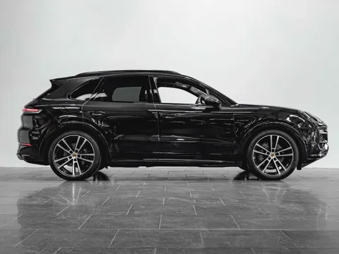 Porsche Cayenne E-Hybrid — photo 3 of 14