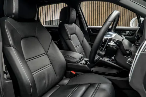 Porsche Cayenne 2