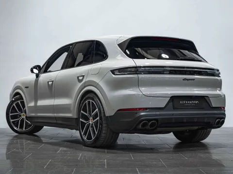 Porsche Cayenne E-Hybrid — photo 2 of 10