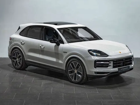 Porsche Cayenne E-Hybrid — photo 5 of 10