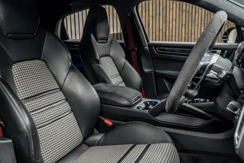 Porsche Cayenne GTS — photo 2 of 49