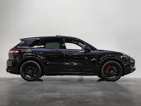 Porsche Cayenne GTS — photo 2 of 16