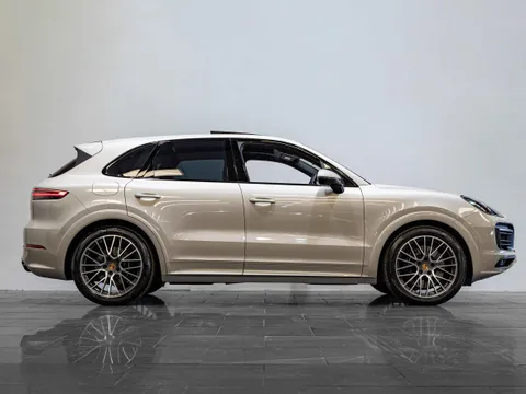 Porsche Cayenne GTS — photo 2 of 12