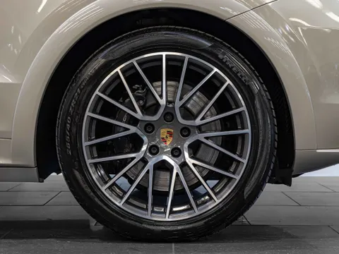 Porsche Cayenne GTS — photo 3 of 12