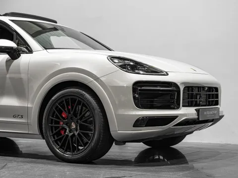 Porsche Cayenne GTS — photo 2 of 8