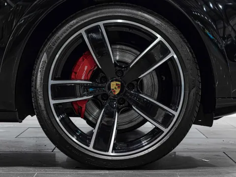 Porsche Cayenne GTS — photo 4 of 11