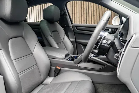 Porsche Cayenne 3.0T V6 Tiptronic S — photo 2 of 42