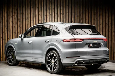 Porsche Cayenne E-Hybrid — photo 3 of 46