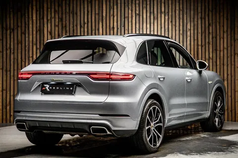 Porsche Cayenne E-Hybrid — photo 4 of 46