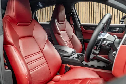 Porsche Cayenne GTS — photo 2 of 46