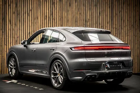 Porsche Cayenne — photo 3 of 47