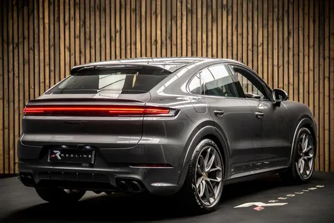 Porsche Cayenne — photo 4 of 47