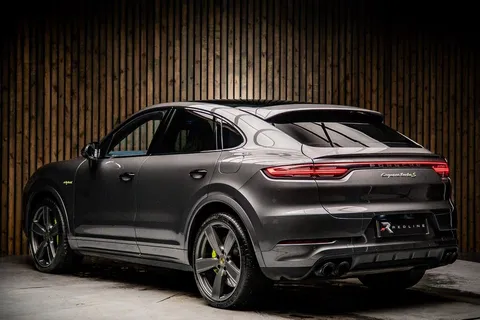 Porsche Cayenne Turbo S E-Hybrid — photo 3 of 46