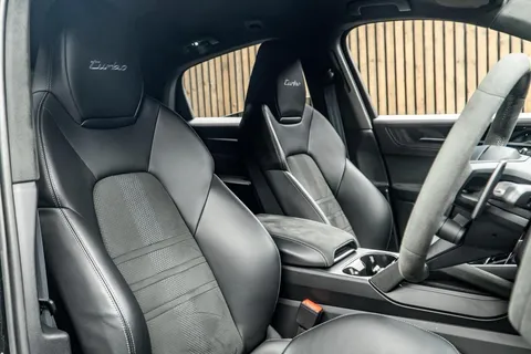 Porsche Cayenne Turbo E-Hybrid — photo 2 of 45