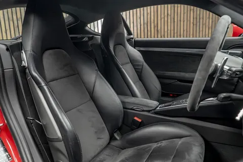 Porsche Cayman GTS 2