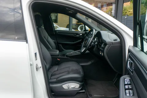 Porsche Macan — photo 2 of 37