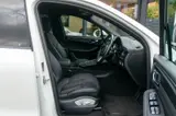 Porsche Macan thumbnail