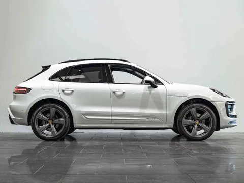 Porsche Macan 3