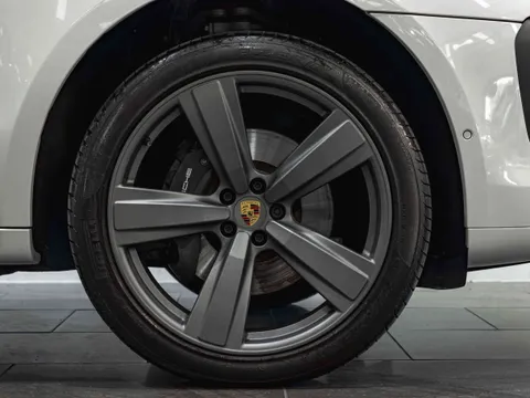 Porsche Macan 4