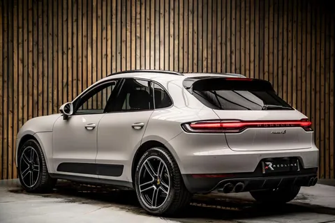 Porsche Macan S — photo 3 of 45