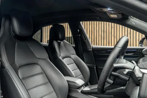 Porsche Macan 4S — photo 2 of 47
