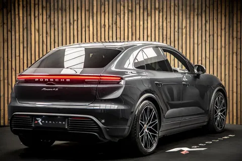 Porsche Macan 4S — photo 4 of 47