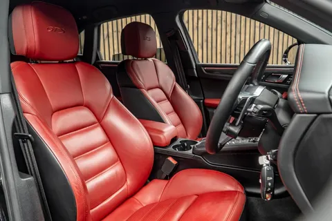 Porsche Macan GTS — photo 2 of 43