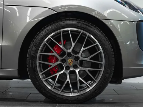 Porsche Macan GTS — photo 3 of 12