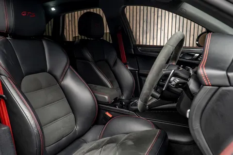 Porsche Macan GTS — photo 2 of 49