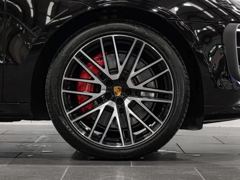 Porsche Macan GTS — photo 4 of 15