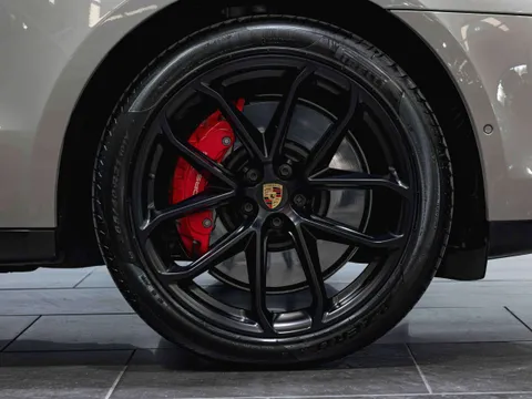 Porsche Macan GTS 4